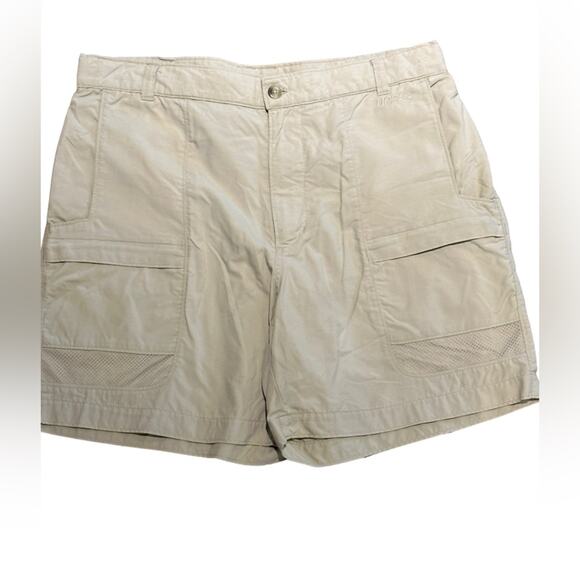 Columbia Womens Size Medium Khaki Polyester Outdoor Shorts Zip Pockets UPF 30 - Picture 1 of 9